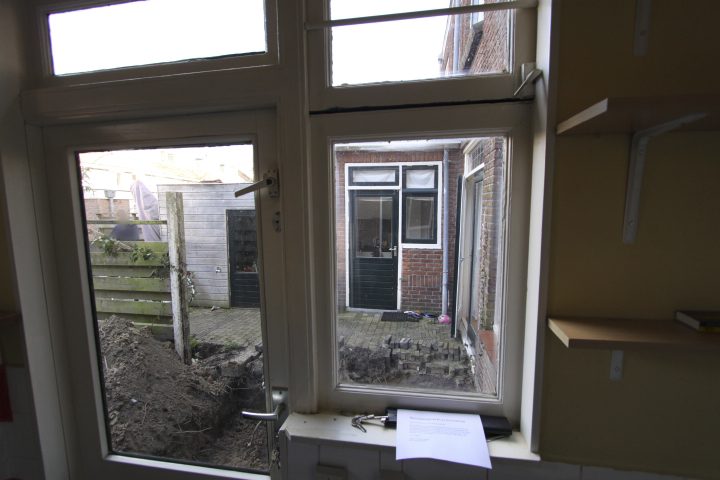 Verbouwing Week 1 keuken muur buren;